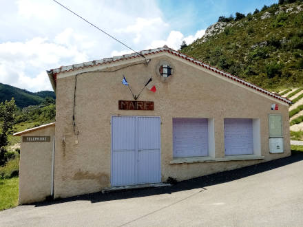izon-la-bruisse-10