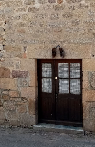 Porte du village